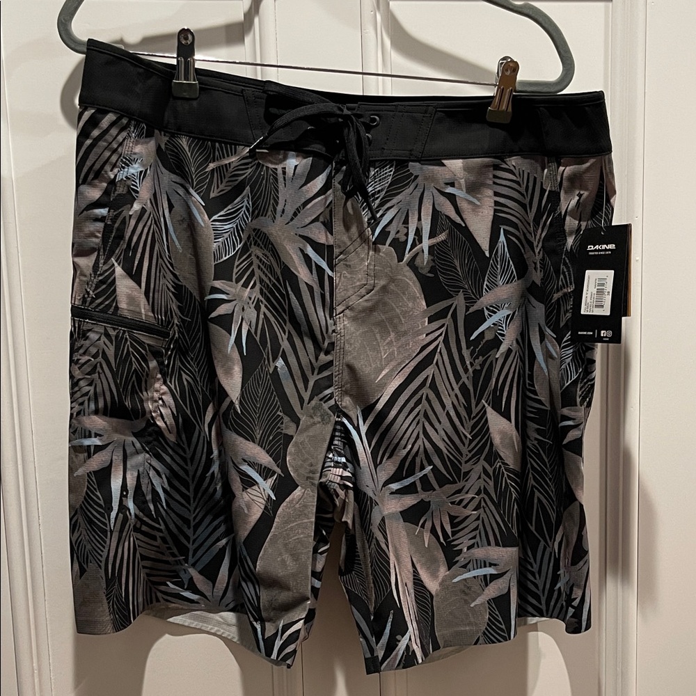 Dakine Men's Tropical Leaf Pattern Swim Shorts 38